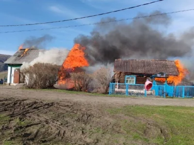 В Башкирии в деревне Муракаево сгорели магазин и медпункт