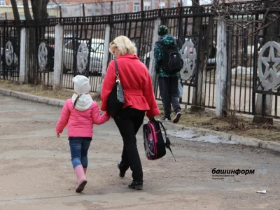 Путин подписал закон о запрете увольнять одиноких матерей с детьми до 16 лет